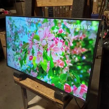 Samsung UN43DU7200DXZA 43" Crystal UHD TV with Mega Contrast