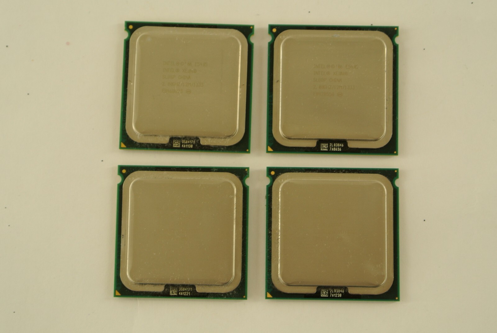 Intel Xeon Processore E5430 12 MB Cache, 2,66 GHz, 1333-MHz-FSB SLANU LGA771