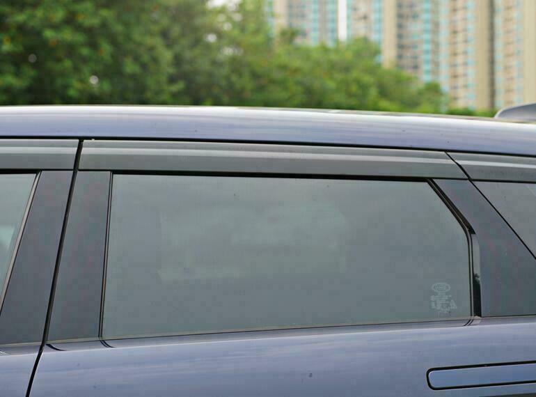 Black Window Visor / Vent Shades – Sun Rain Guards For Land Rover Range Rover Evoque 2020-2022 – Pair