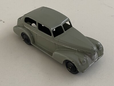 DINKY 39B OLDSMOBILE SIX LIMOUSINE, GRAU, SCHWARZ GERIFFELTE NABEN, FAST NEUWERTIG.