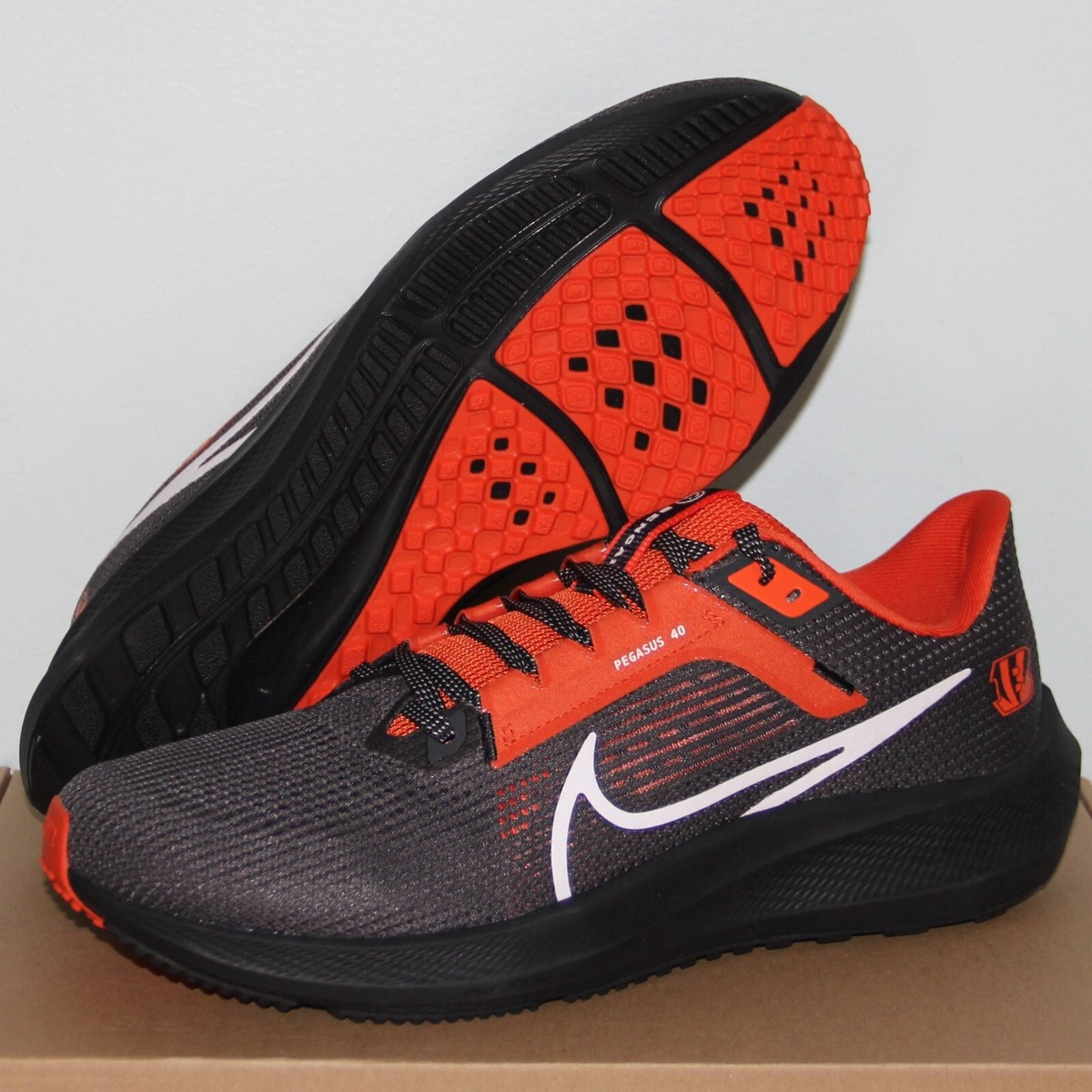 スパイク・シューズ Nike Pegasus 40 US 9 / 27cm Amazon.com | Nike Pegasus 40 (Clark Atlanta) Men's Road