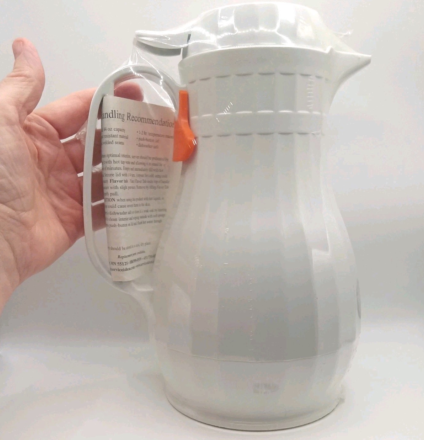 Select Serve Insulated White Coffee Carafe Server 44oz Pitcher Push Button Lid