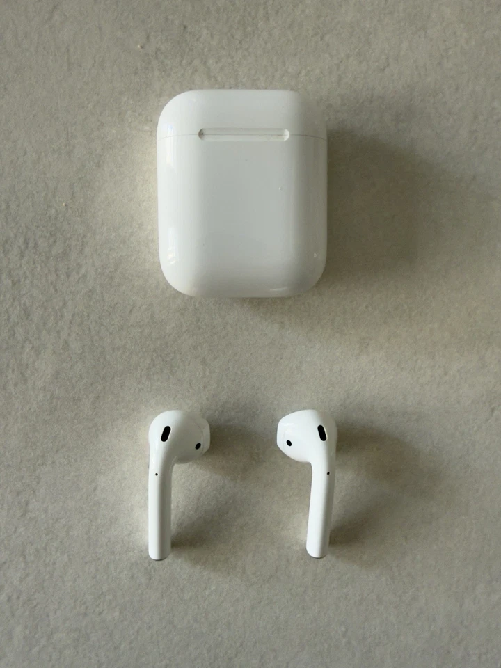 Apple AirPods (2nd generation), foto 2 di 5
