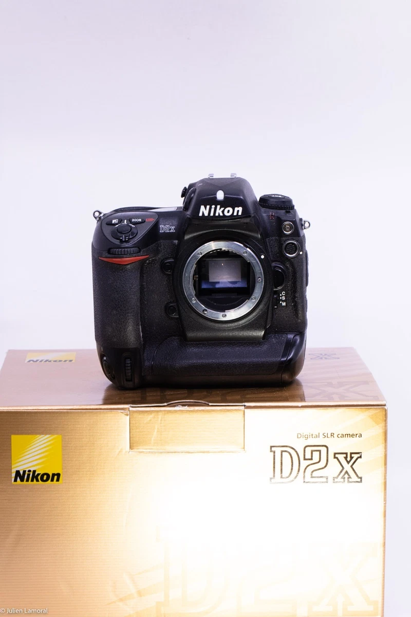 Nikon D2Xs : 12,4 Mp, 800 ISO et capteur AF 11 zones