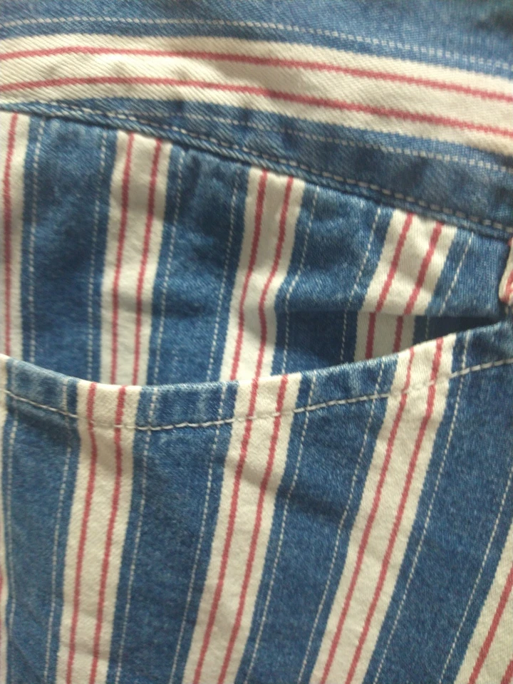 Pantalones de mezclilla vintage de tiro bajo para mujer pierna ancha a rayas ferroviarias años 90 recortados 30/28 Foto 2 de 4