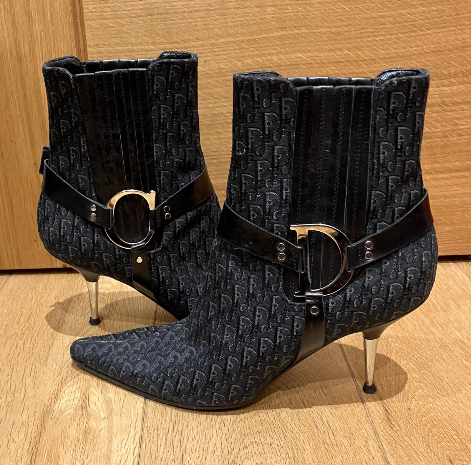 Wow ! Bottines Christian DIOR monogramme noir 36,5 UK 4 4,5 US 6,5 3