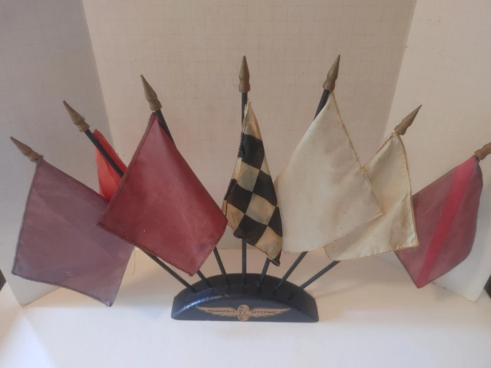 Rare 1950's Indianapolis 500 Motor Speedway Souvenir Flag Signal Display - Image 3 of 4
