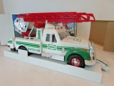HESS 1994 TOY FIRE RESCUE TRUCK EXTENDING LADDER LIGHTS SOUNDS LotD