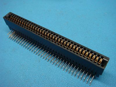(1) TYCO 145542-1 CARD EDGE SLOT SOCKET CONNECTOR 70 PIN ( 35 x 2 ) R/A 2.54mm