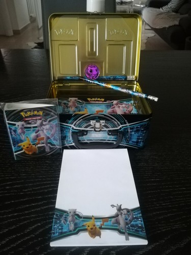 Pokemon Collector's Chest 2019