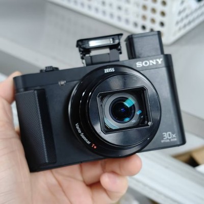 SONY Cyber-shot DSC-HX90 18.2MP 30x Zoom Digital Camera English Language 95% New