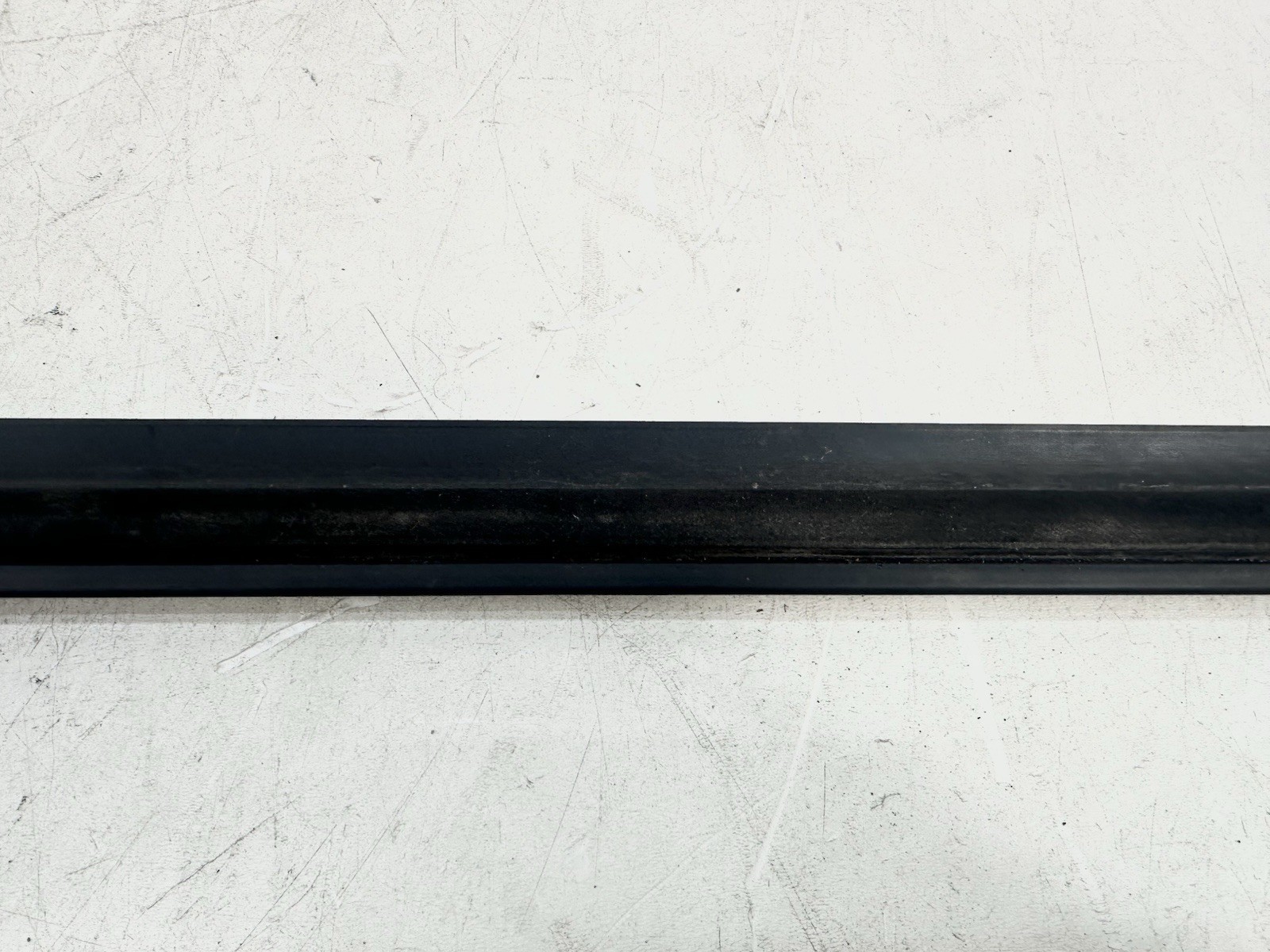 2014-2020 MASERATI GHIBLI Q4 FRONT LEFT SIDE DOOR WINDOW BELT MOLDING OEM CHROME