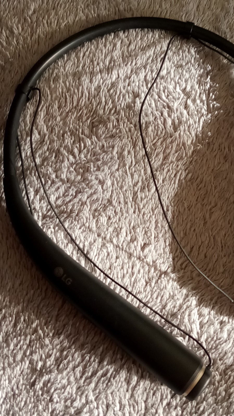 LG HBS-780 Bluetooth Neckband Stereo Headset Black Built-In 