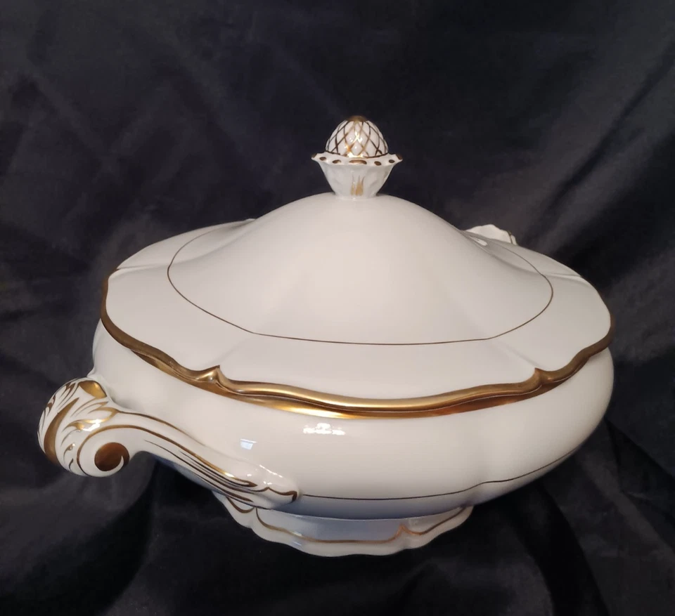 Soupière en porcelaine de Limoges décor filet or - Photo 2/4