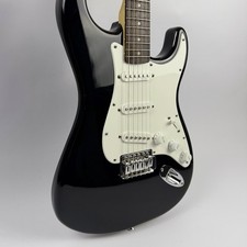 2018 Squier Standard Stratocaster by Fender Black SSS Chitarra elettrica Indonesia