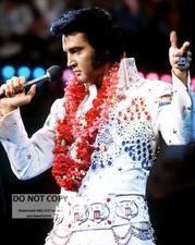 ELVIS PRESLEY "ALOHA FROM HAWAII VIA SATELLITE" CONCERT 1973 8X10 PHOTO (FB-438)