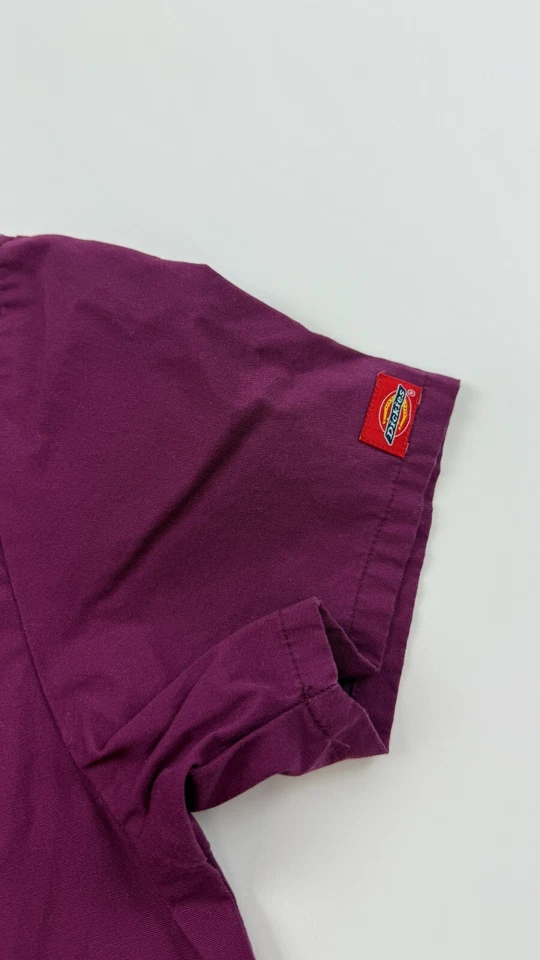 Blusa Médica Dickies Para Mujer Pequeña Púrpura EDS Essentials Revolution Tech Cuello en V Foto 4 de 4
