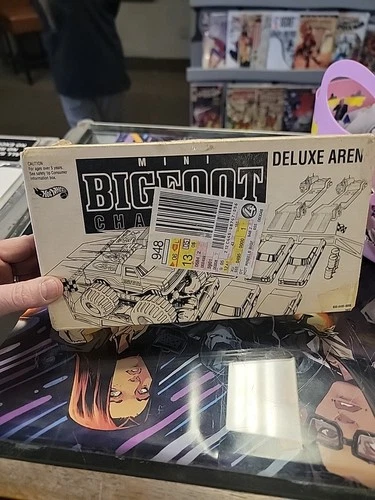 VTG Mattel Hotwheels Mini Bigfoot Champions Deluxe Arena 1992 #3832