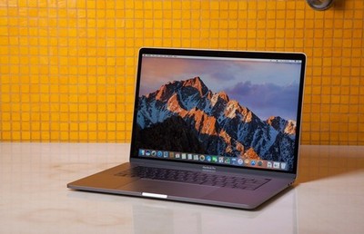 Apple MacBook Pro 15 in 2017 Space Gray/Intel Core i7 2.80 GHz, 256 GB 16 GB AMD