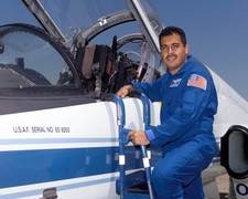 2004 NASA Astronaut Jose M. Hernandez - 8x10 Photo On 8.5x11 #2213