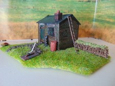 Model Railway ~ Outbuilding/Shed Scene ~ OO Gauge REF6866
