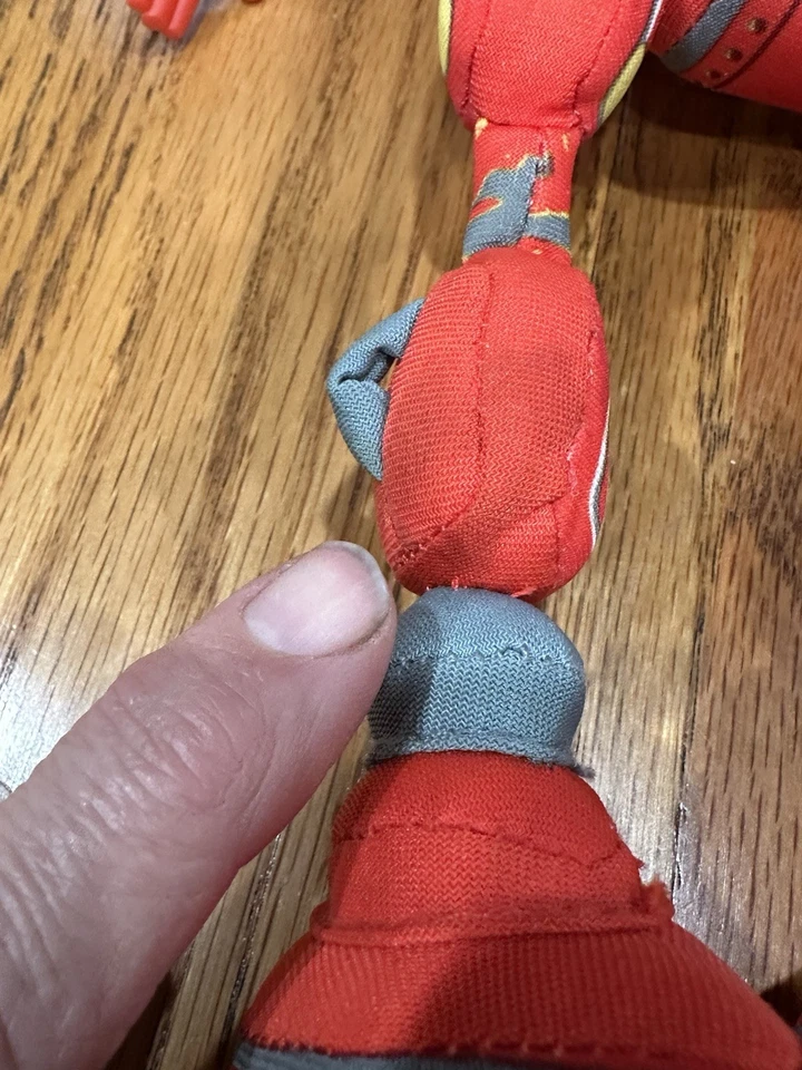 美泰迪士尼电影机器人挡泥板 Pinwheeler 2004 毛绒玩具阅读 — 第 3/4 张图片