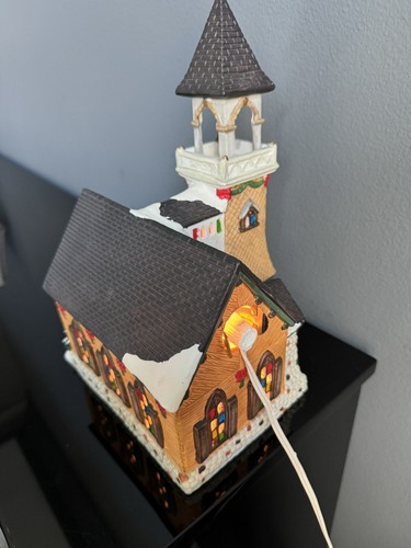 VTG Holiday Traditions Lighted Christmas Village Church Original Box 11" Works - Picture 16 of 17