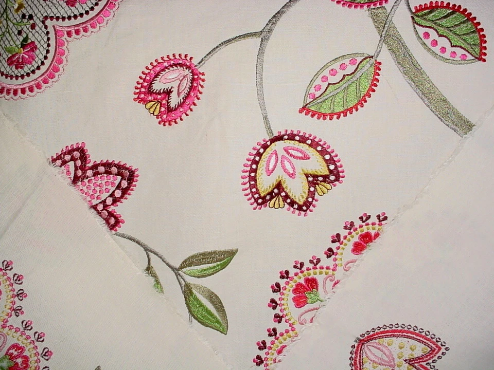 Tela de tapicería jacobea bordada Boscobel 2-7/8 años Brunschwig & Fils BF1098 Foto 4 de 4