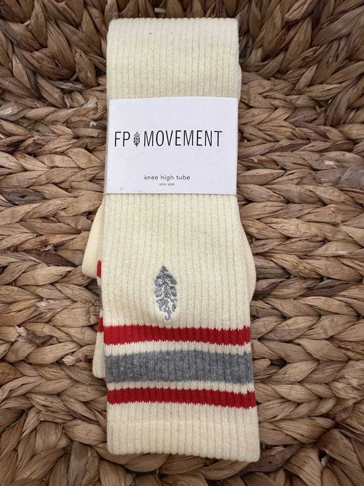 Meias listradas altura do joelho logotipo movimento Free People, US$ 28 novas com etiquetas - Imagem 3 de 4