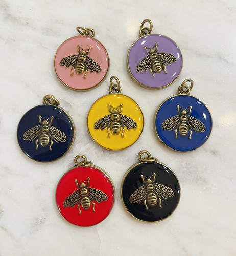 SALE Lot of 1 Bee Round Charm