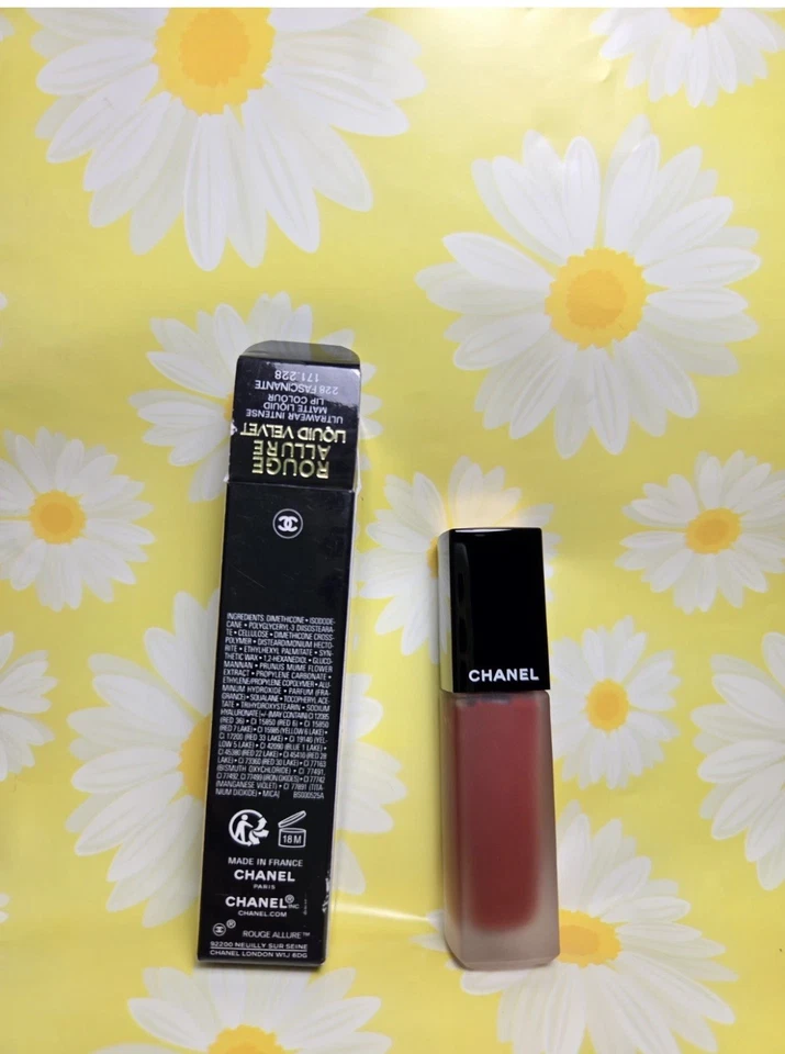 Chanel Rouge Allure Lápiz Labial Líquido Terciopelo Mate 228 Fascinante Nuevo en Caja   Foto 2 de 4