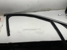 2017 2018 2019-2021 MERCEDES C300 W205 FRONT RIGHT SIDE DOOR WINDOW RUN CHANNEL
