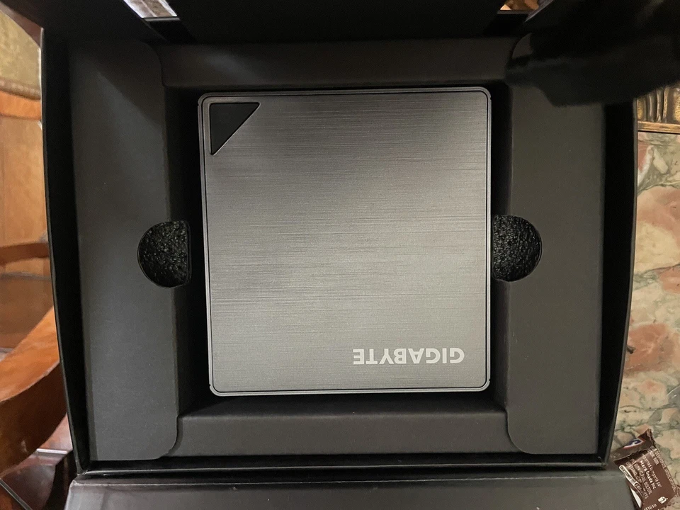 GIGABYTE BRIX 120GB GB-BSi3H-6100-ZA Ultra Compact PC - Image 4 of 4