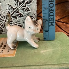 Cat Kitten Figurine Playful Pose Ceramic Porcelain Siamese White Gray Toasted