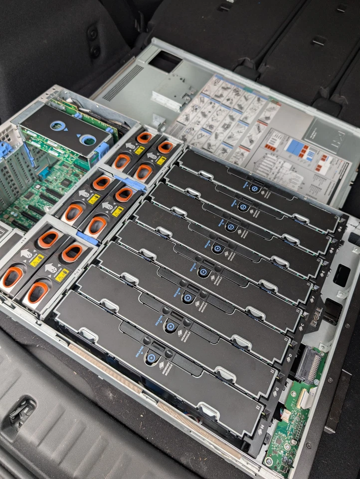 Dell PowerEdge R910 Server (ohne Festplatten) - Gebraucht - Bild 2 von 4