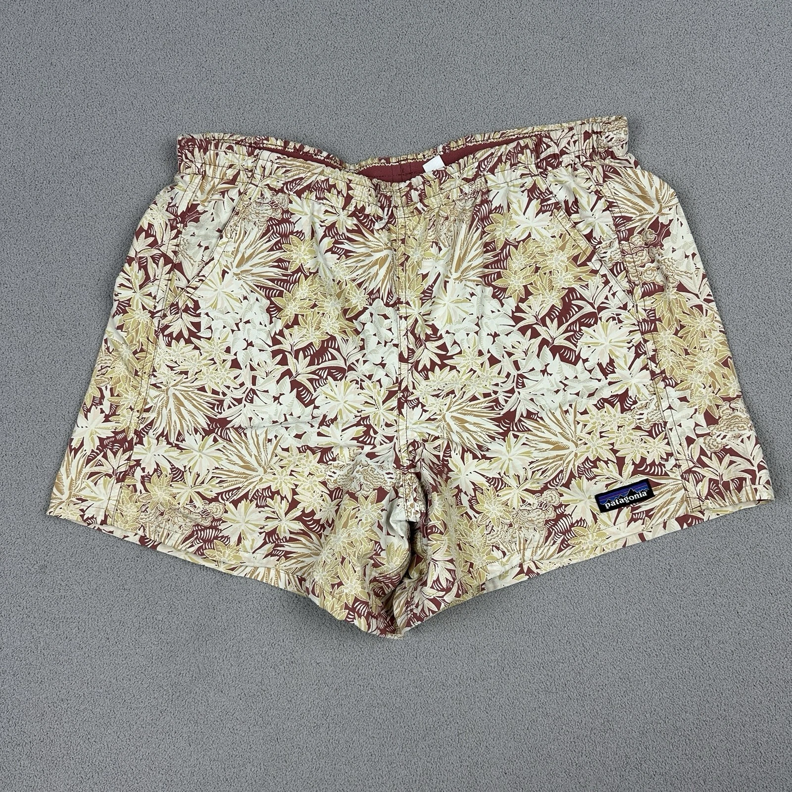Patagonia Womens Baggies Shorts Size Medium Outdoor Hike Big Rosehip
