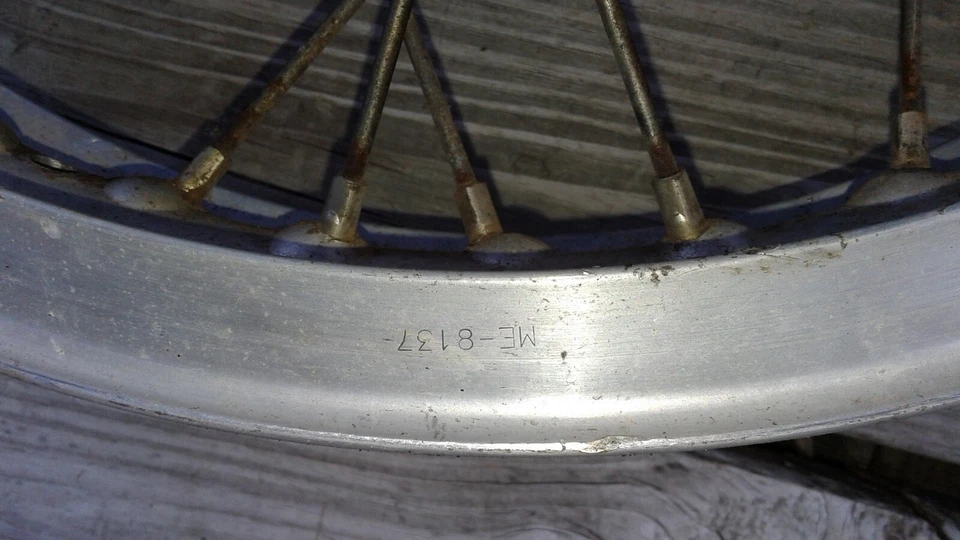 Penton KTM 175 1975 Jackpiner de fábrica ¡conjunto de rueda trasera de 18 pulgadas!! AHRMA VINTAGE Foto 4 de 4