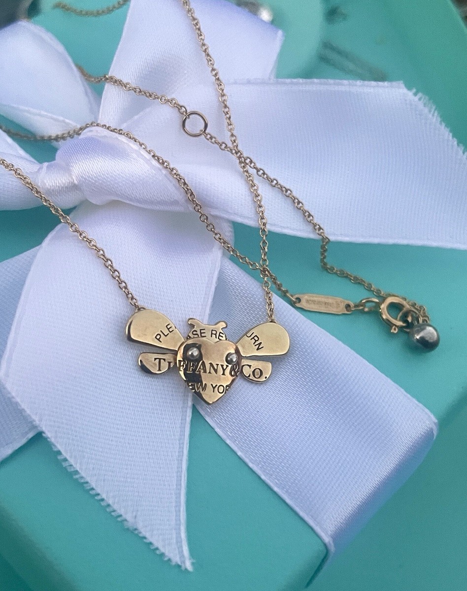 TIFFANY & Co Honeycomb Honey Bumble Bee Pendant Necklace 18k TIFFANY & Co Honeycomb Honey Bumble Bee Pendant Necklace 18k