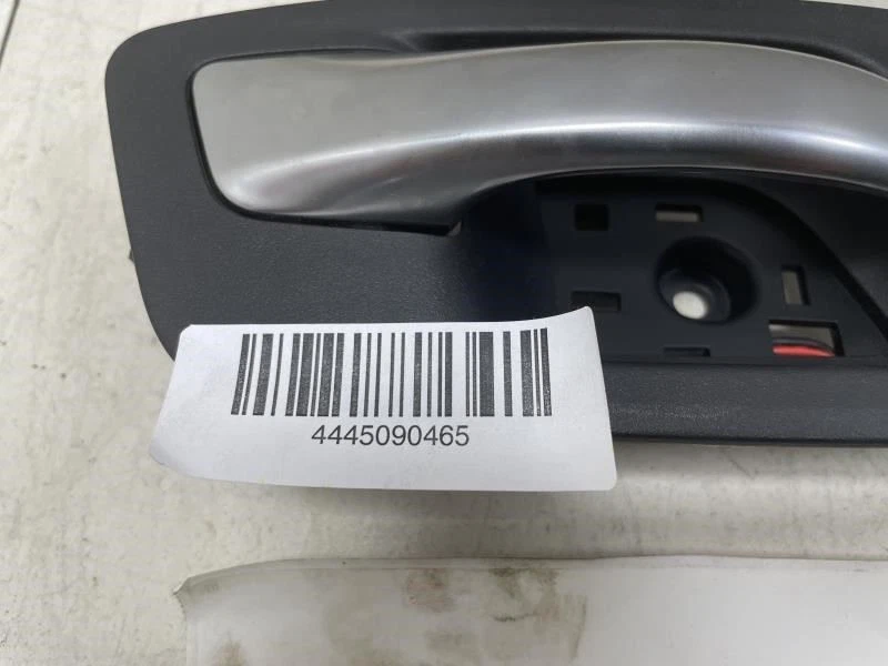 Chrysler 300 2013 manija interior del lado del pasajero delantero derecho OEM+ Foto 2 de 4