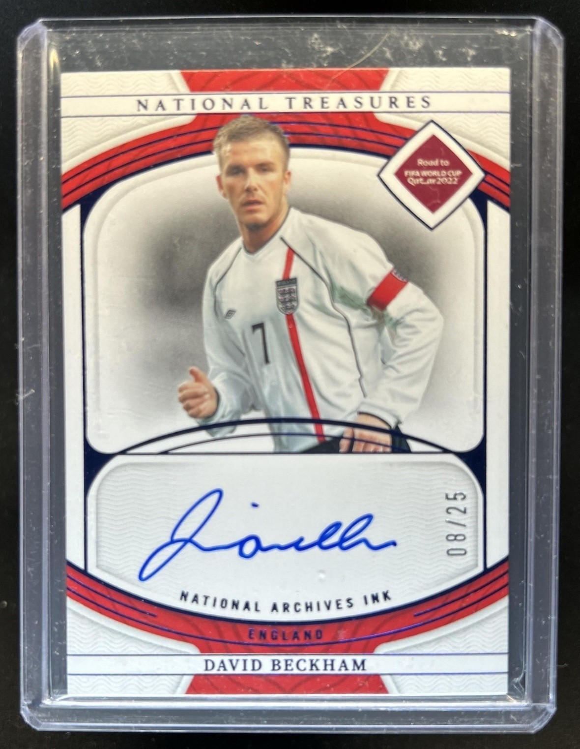 2022-23 National Treasures World Cup David Beckham Archives Sapphire Auto #/25