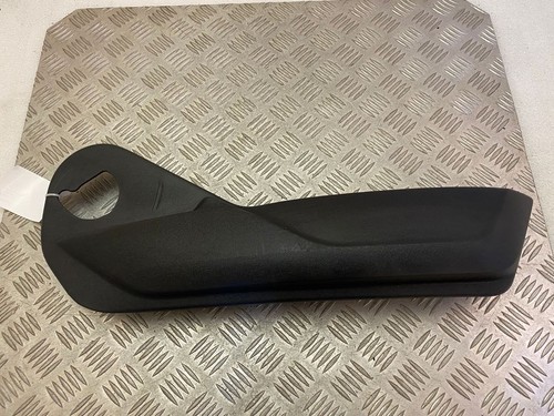 Door seat control trim