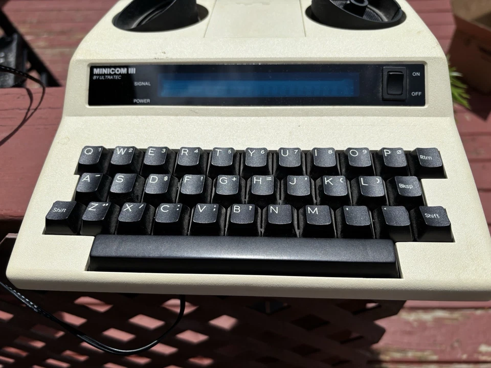 Impresora de texto a teléfono Ultratec Superprint 4425 E-Turbo Foto 2 de 3