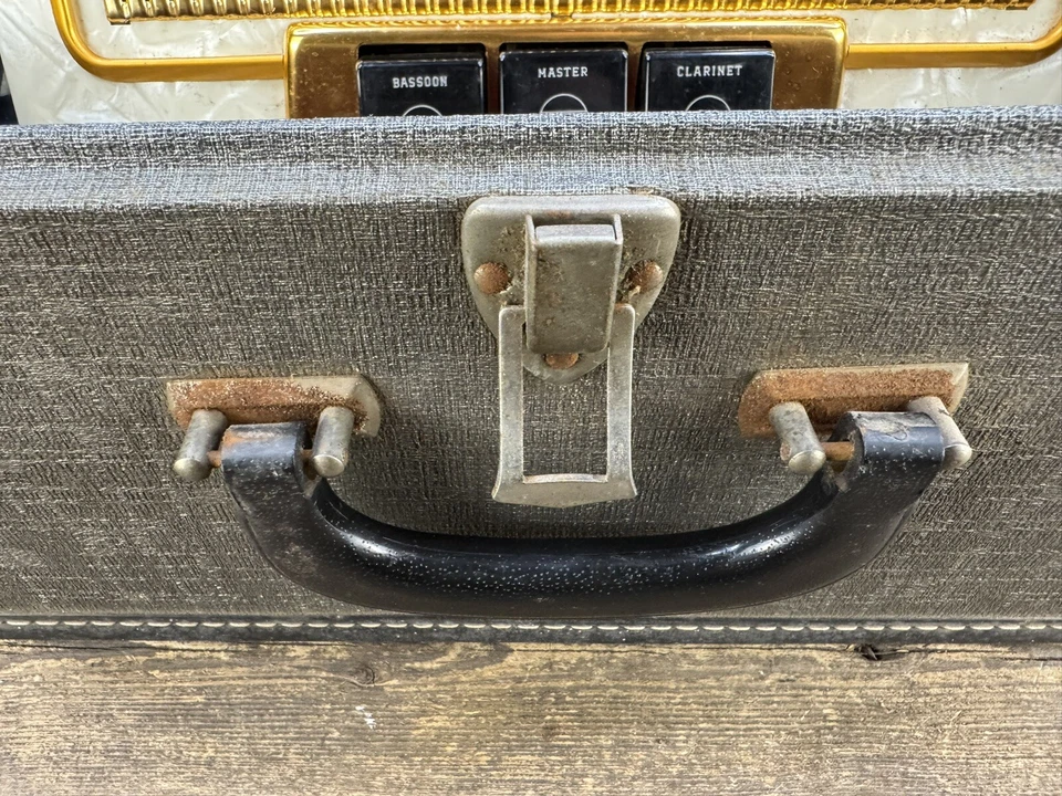 Acordeón Camerano vintage con estuche vintage funcionando  Foto 4 de 4