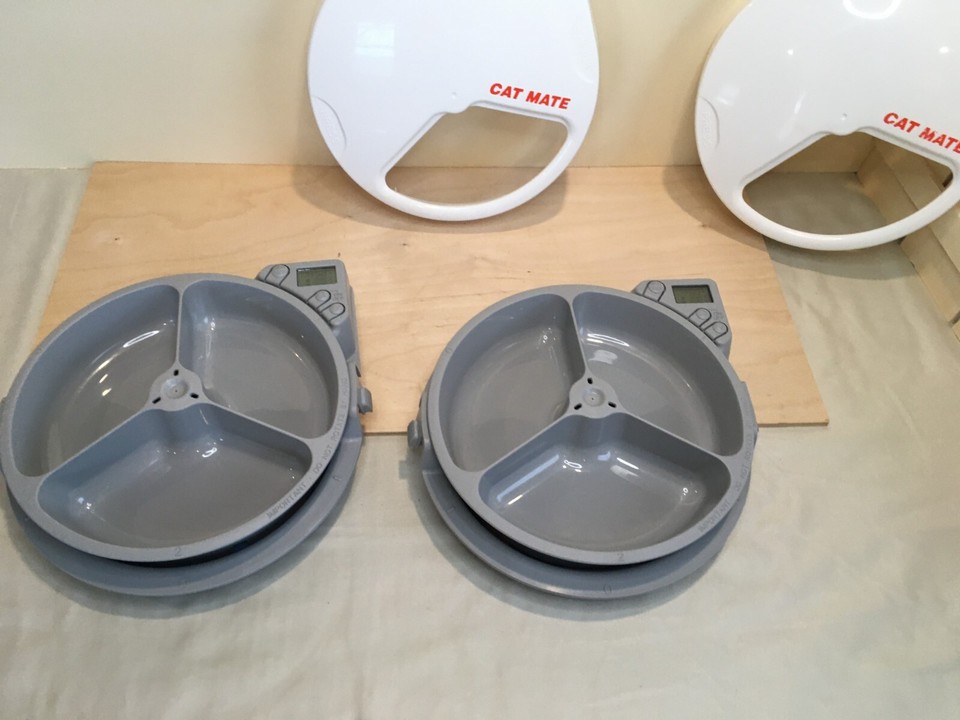 Curated visual reference: Fresh Look at Two Catmate Automatic Programmable Pet Feeders Model 366 Very Clean