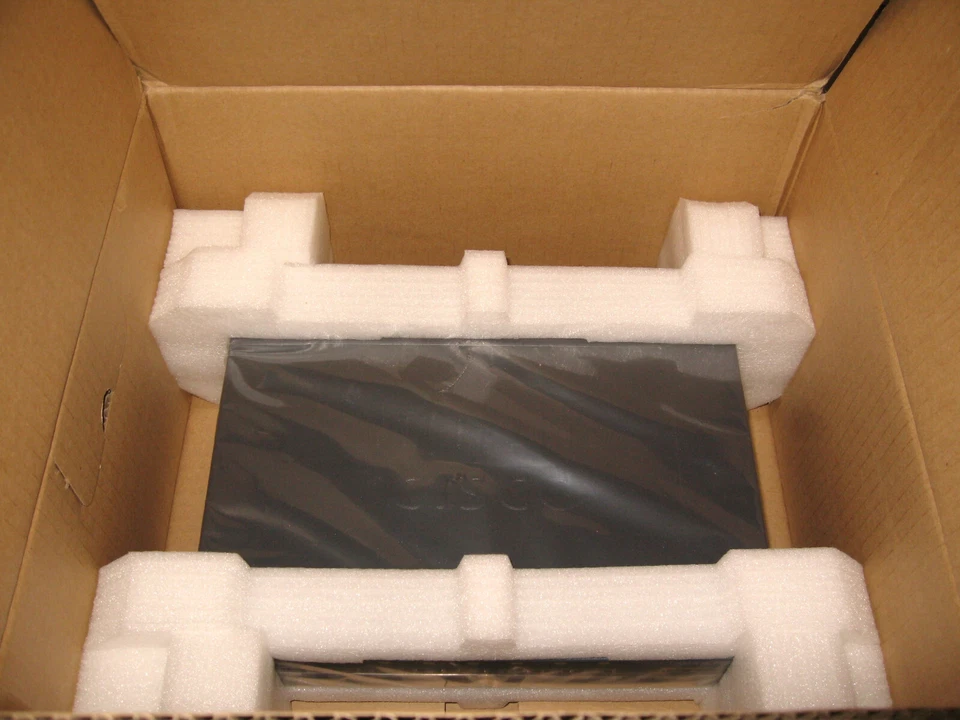 NEW Cisco WS-C2960G-8TC-L MANAGED GIGABIT SWITCH + 1 T/SFP LAN BASE SEALED  - Image 3 of 4