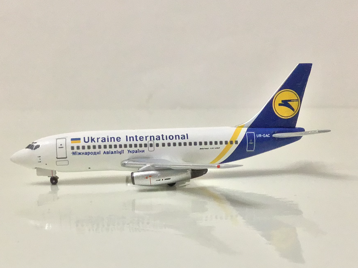 Aeroclassics 1:400 UKRAINE INTERNATIONAL Boeing 737-200 | eBay