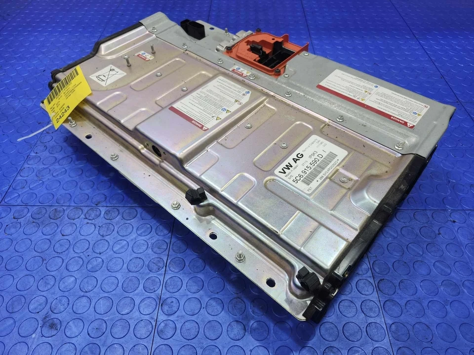 13-16 Volkswagen Jetta Hybrid Drive Motor Battery Pack Assembly OEM 5C6915590D - Image 4 of 4