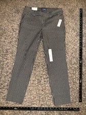 Old Navy Pixie Ankle Length , Mid Rise Regular 8