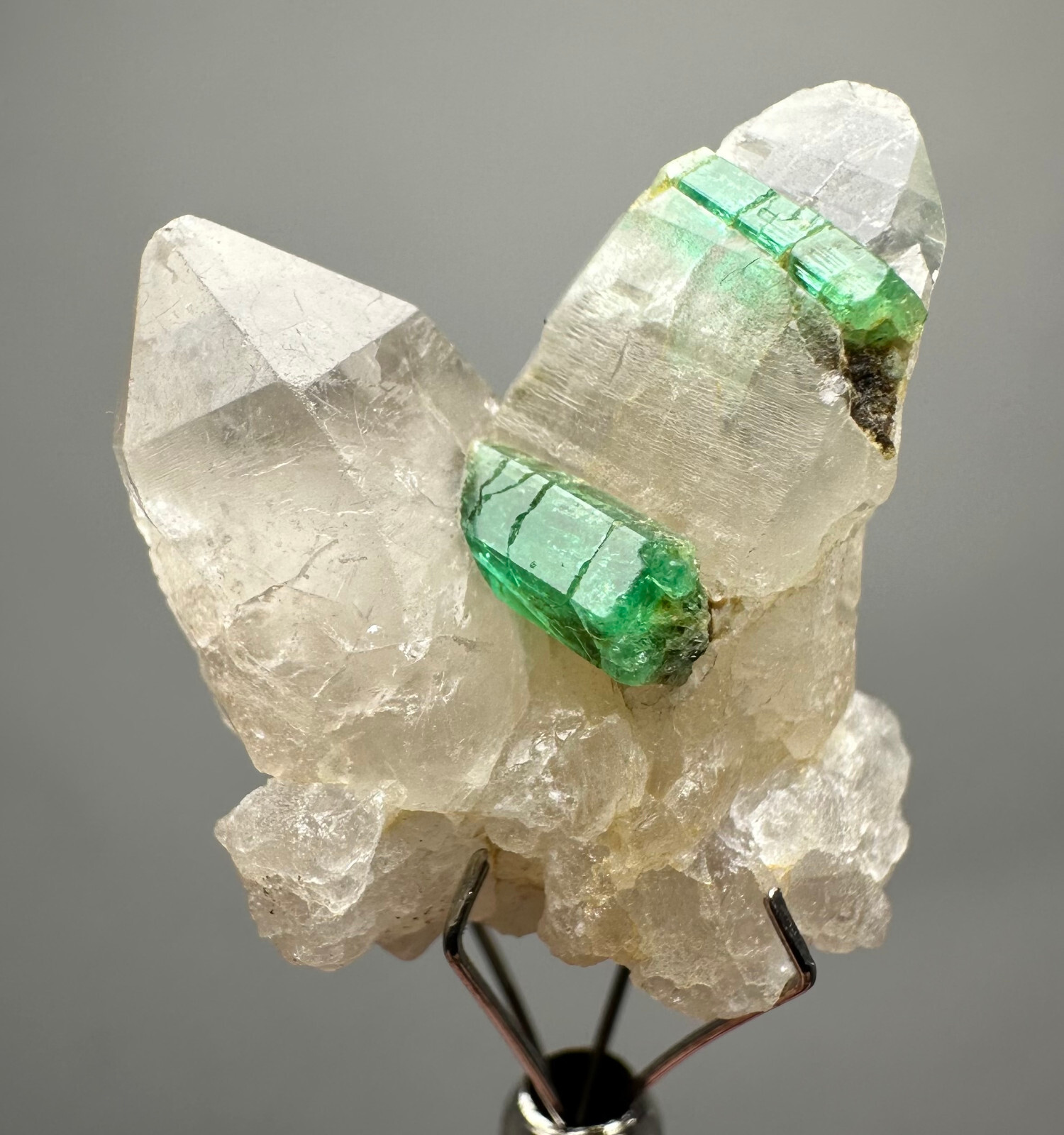 23 Ct. Well Terminated Top Green Emerald Crystals On Quartz Twin Crystals @Afg