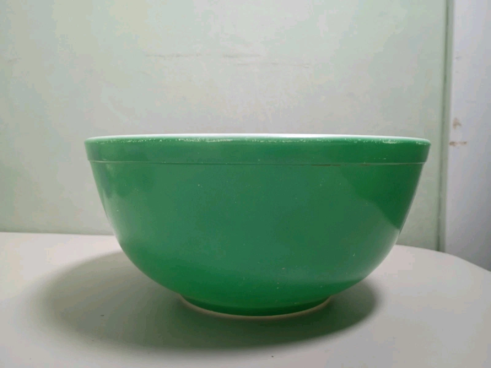 1940's Vintage Pyrex 403 Green Mixing Bowl Diameter 8 3/4" Ok Condition